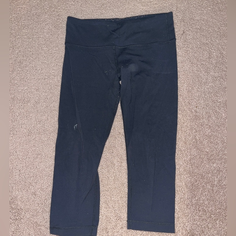 Green lululemon capris